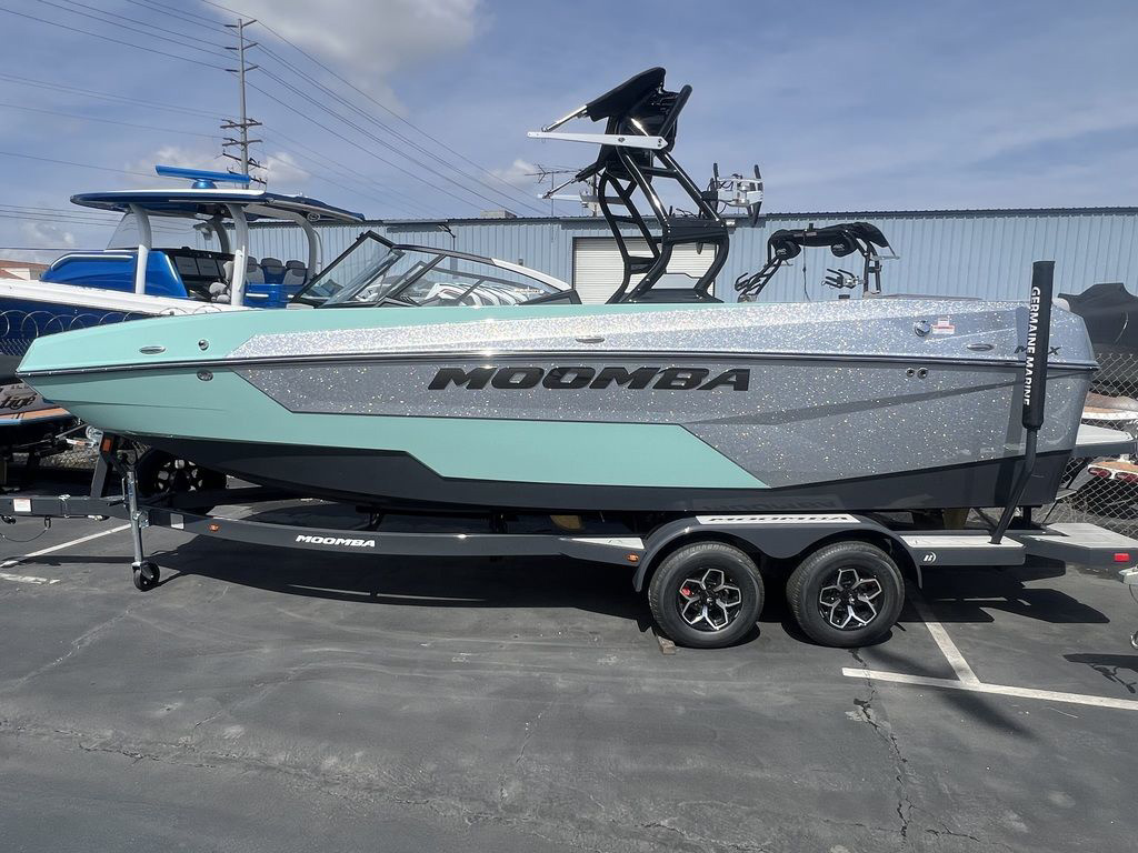 2025 MOOMBA Max