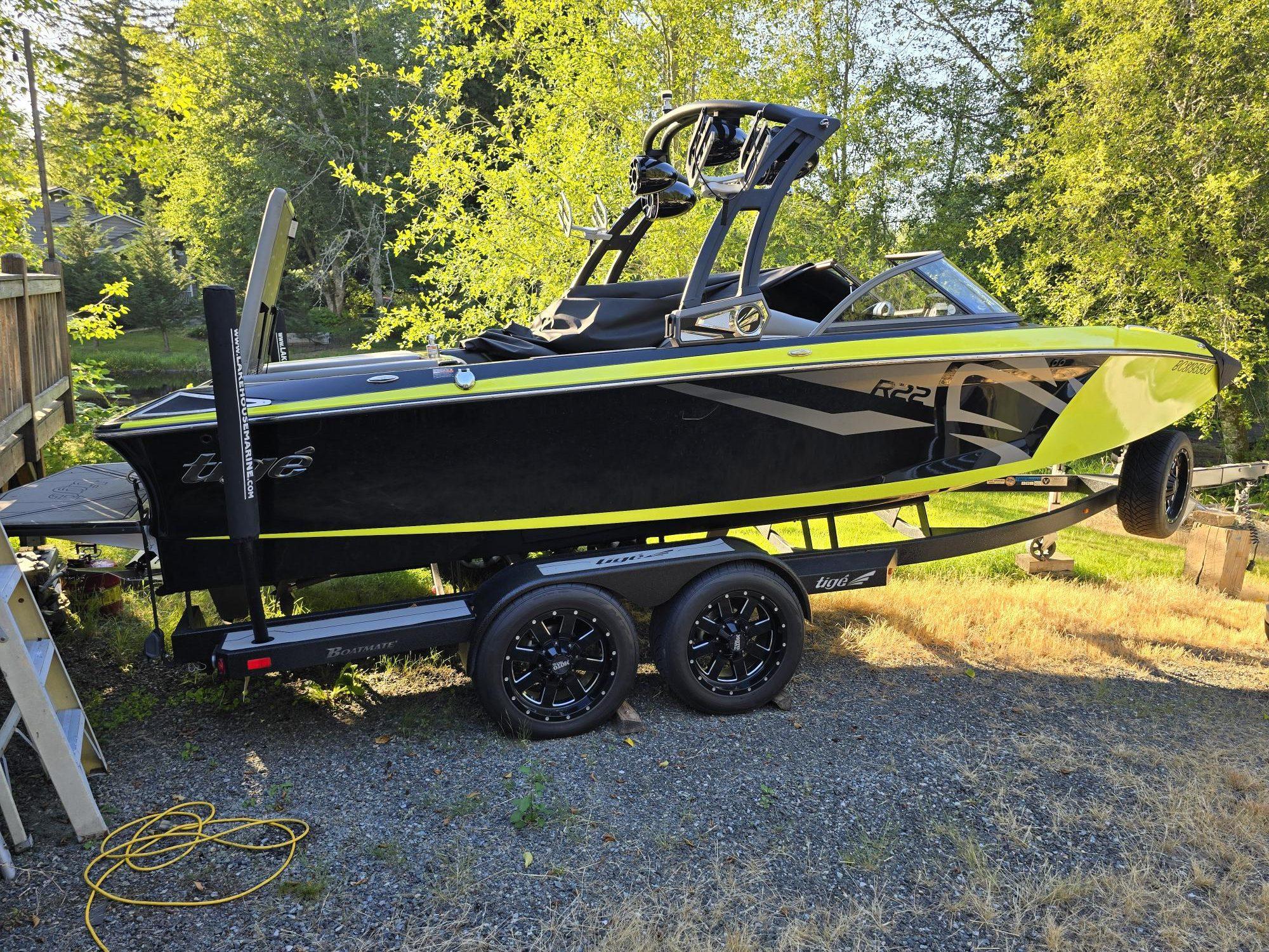 2018 Tige R22 wakeboard boat