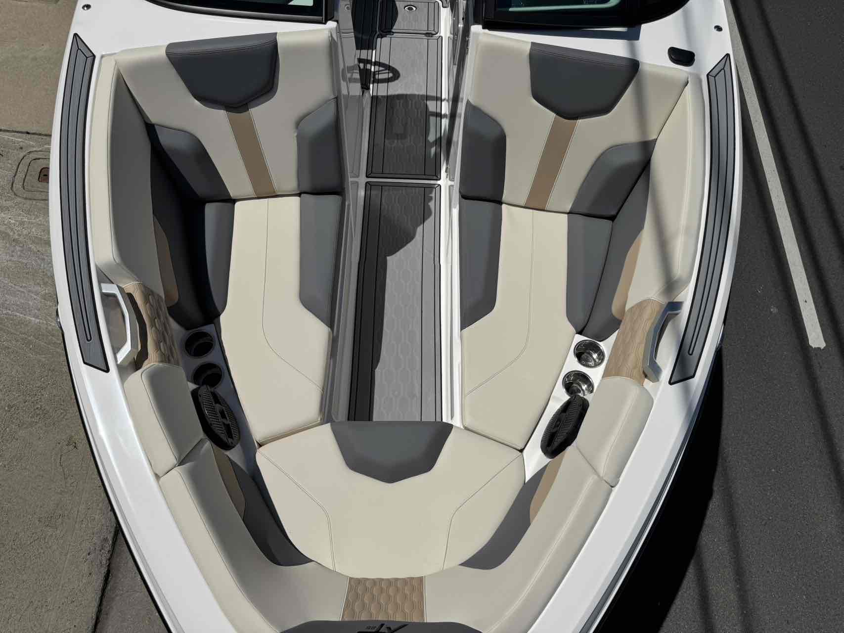 2024 MasterCraft XT25