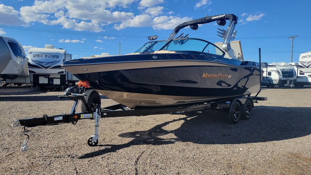 2023 MasterCraft XT23