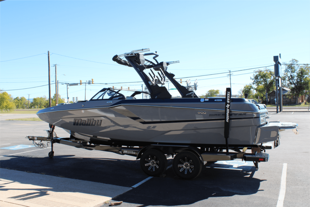 2025 Malibu 23 MXZ