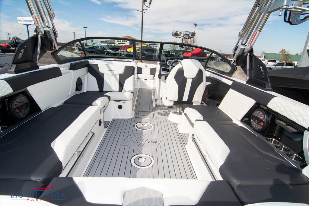 2023 Mastercraft XT24