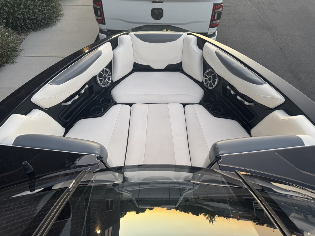 2019 Axis T23 Low Hours comes with all Gear