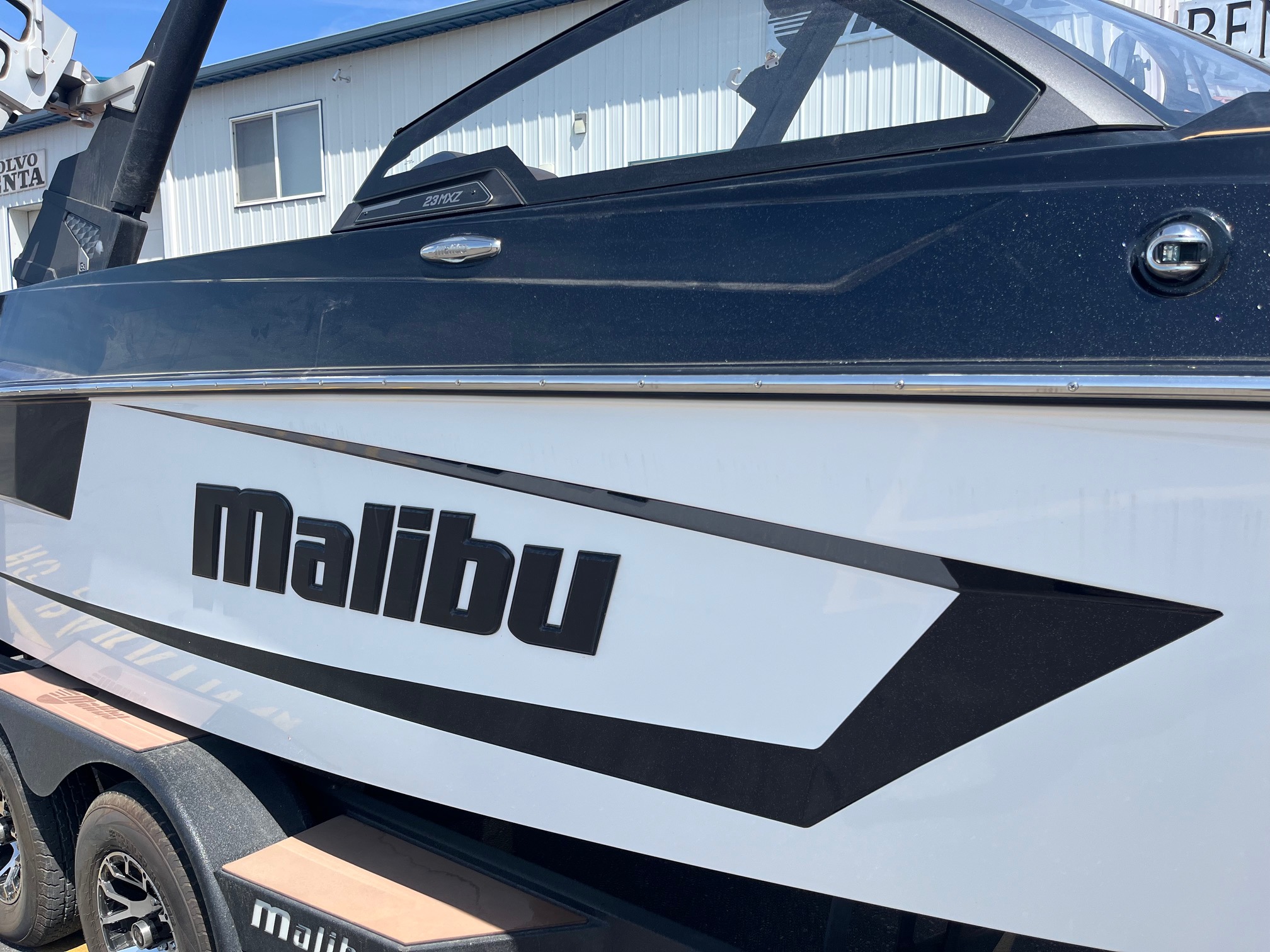 2022 Malibu 23 MXZ