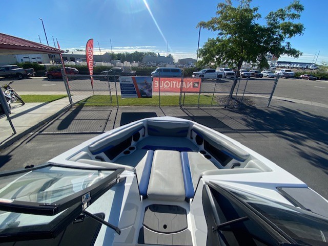 2022 Axis Wake Research T220