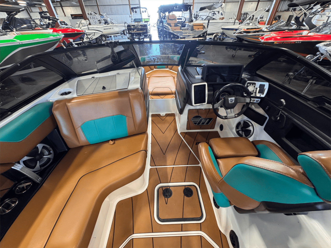 2020 Malibu 25 LSV