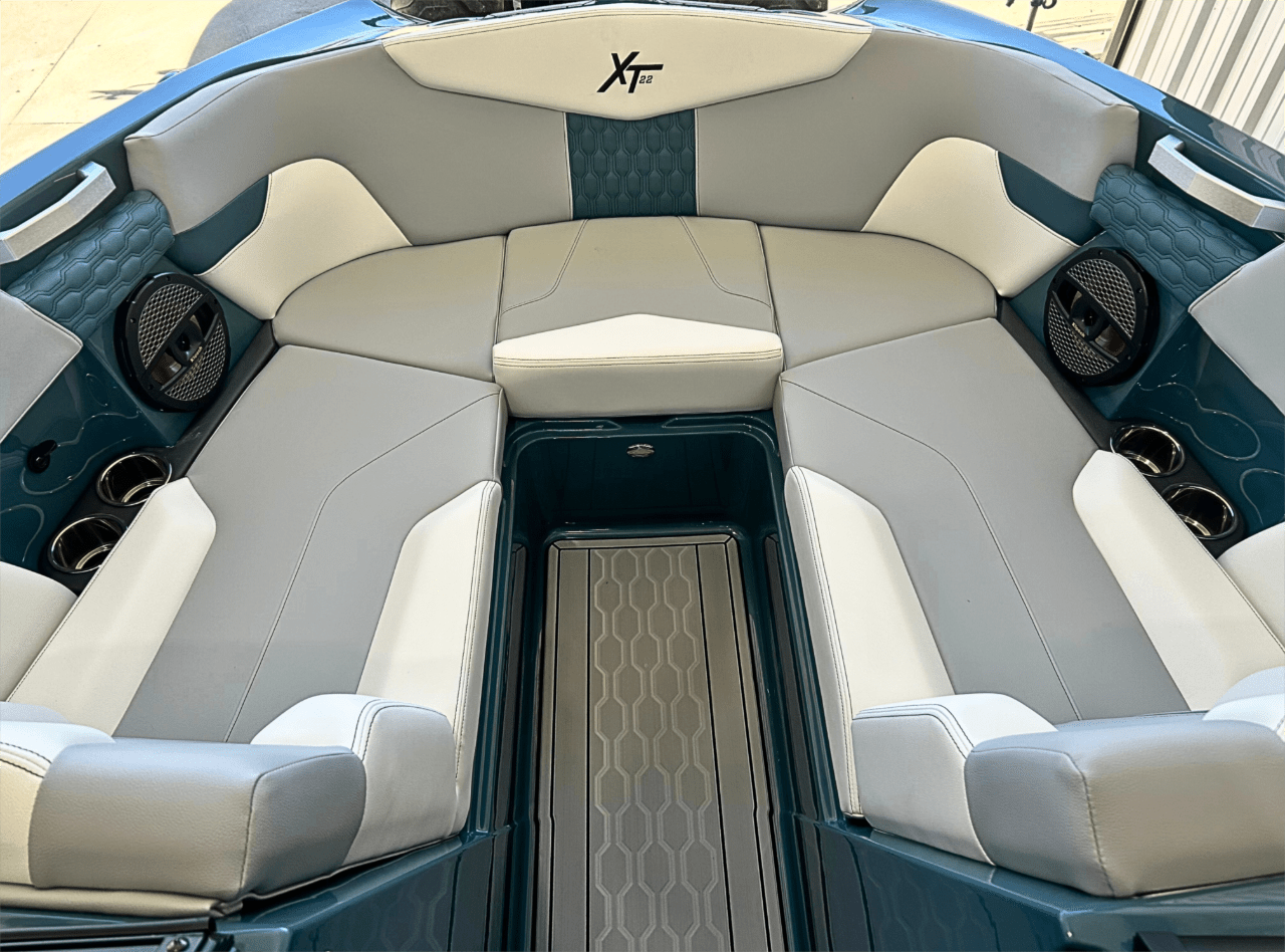 2025 MasterCraft XT22