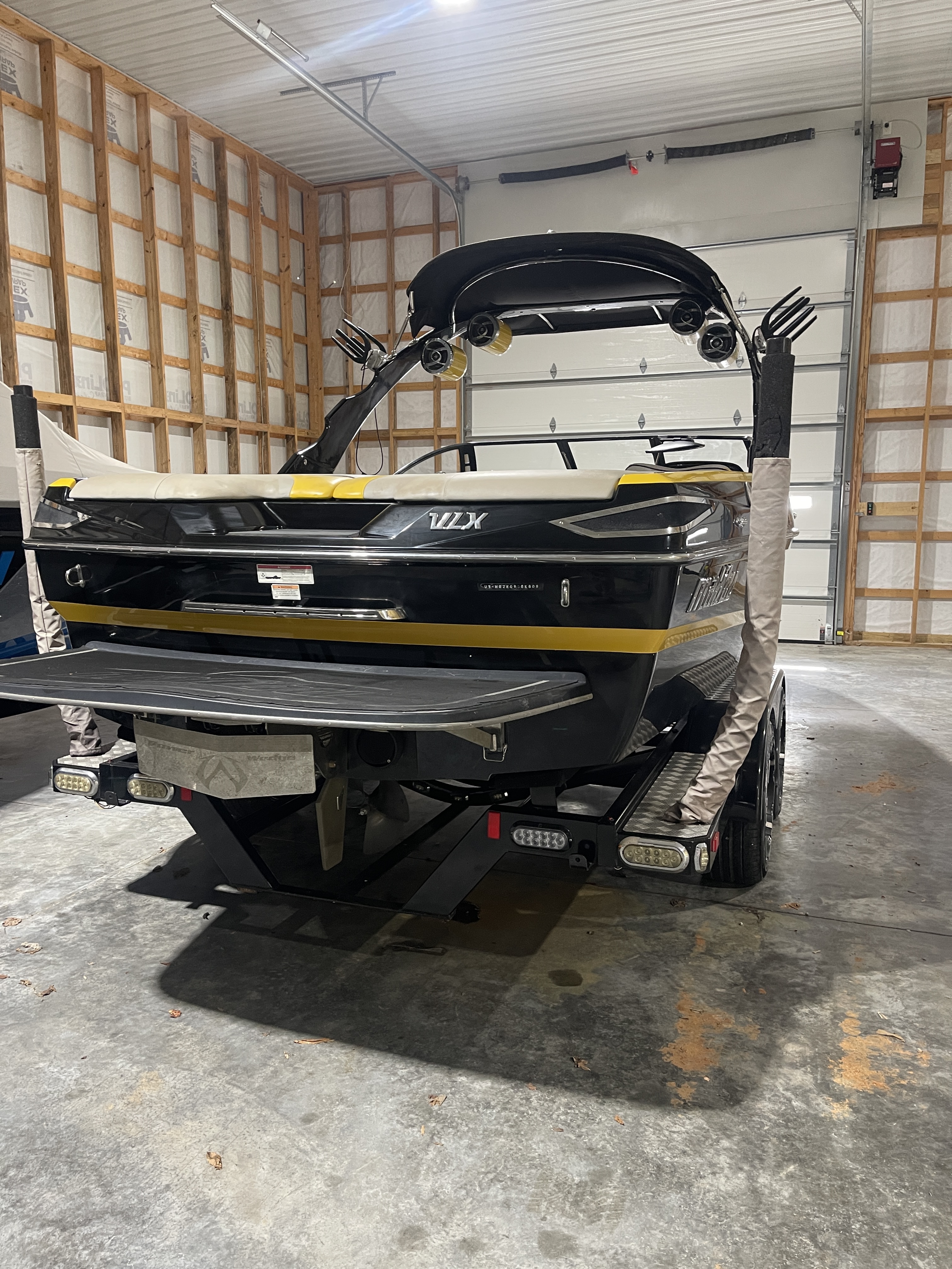 2009 Malibu VLX aka Bumble Bee
