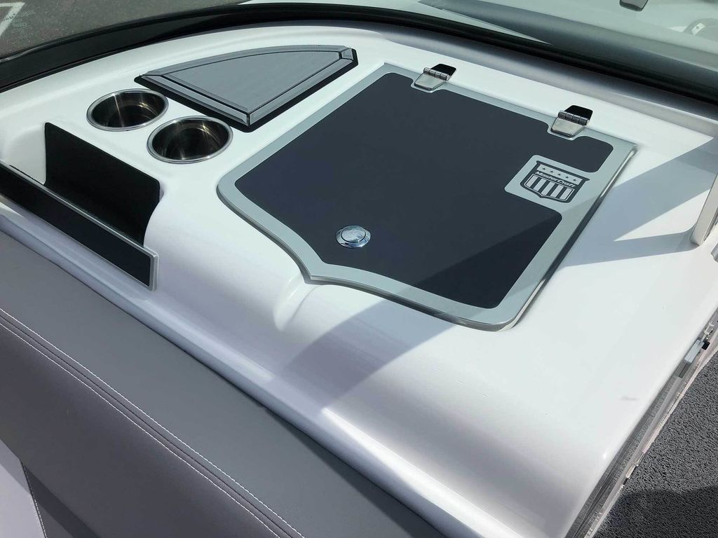 2019 MasterCraft XT23