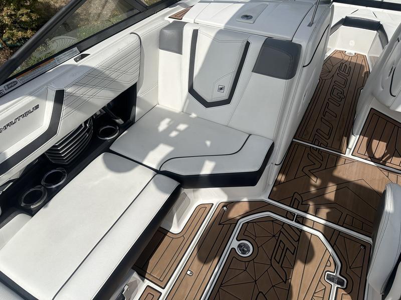 2016 Nautique G23