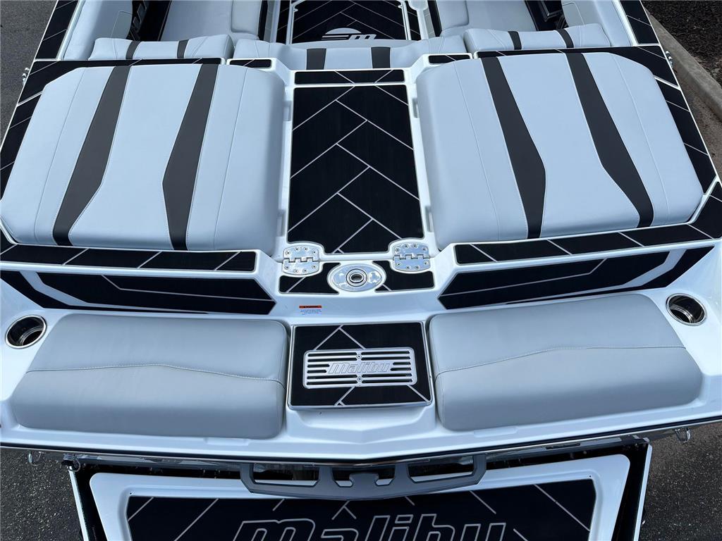 2024 Malibu 22LSV