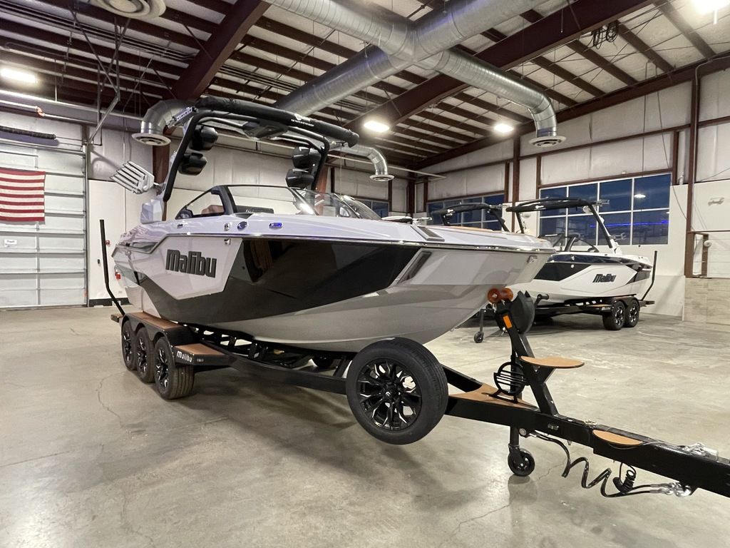 2025 Malibu Boats M230