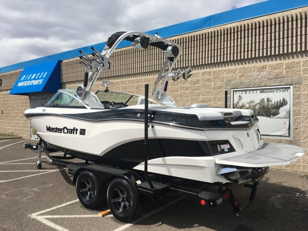 2020 MasterCraft XT21