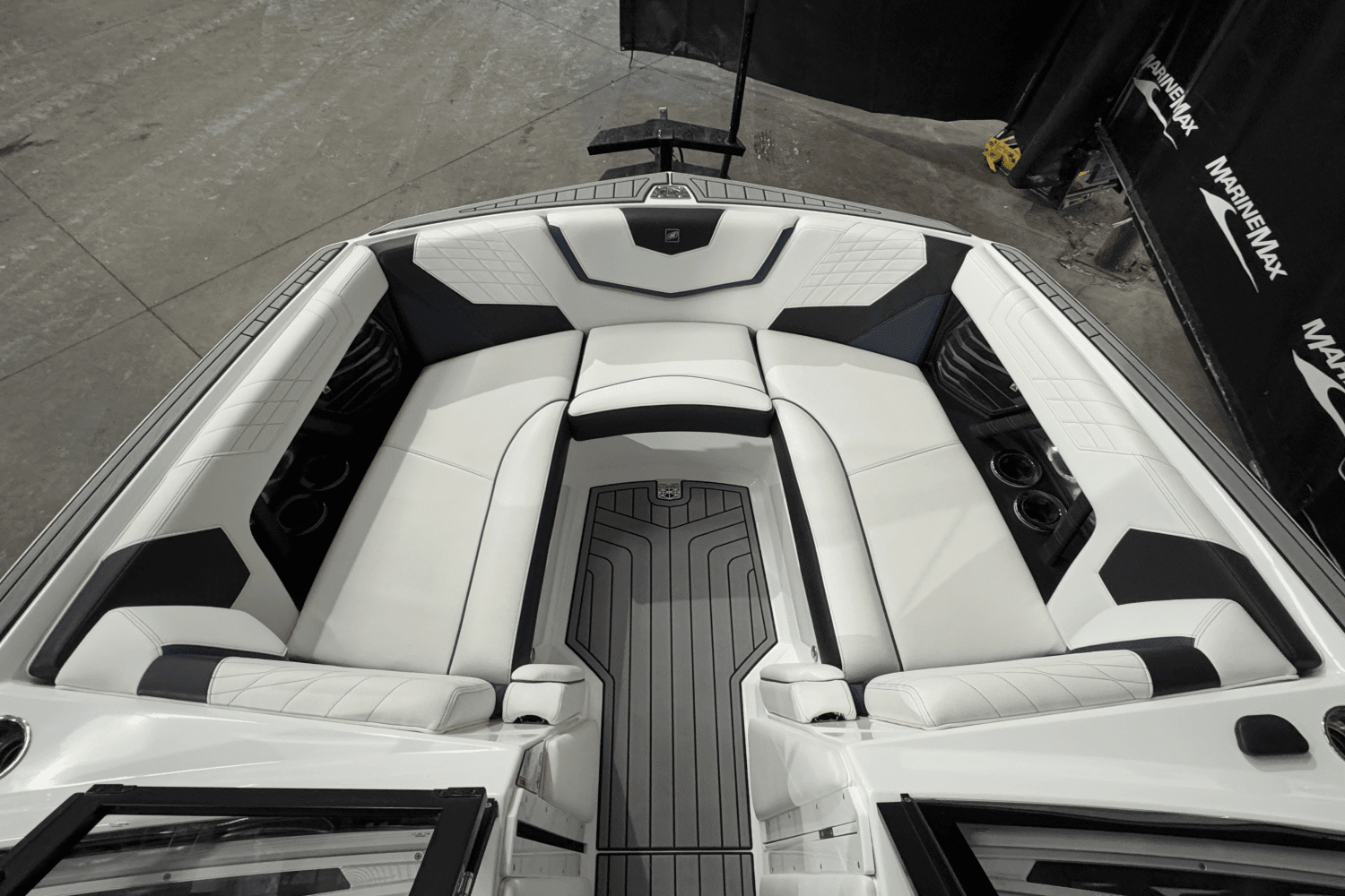 2021 Nautique G23