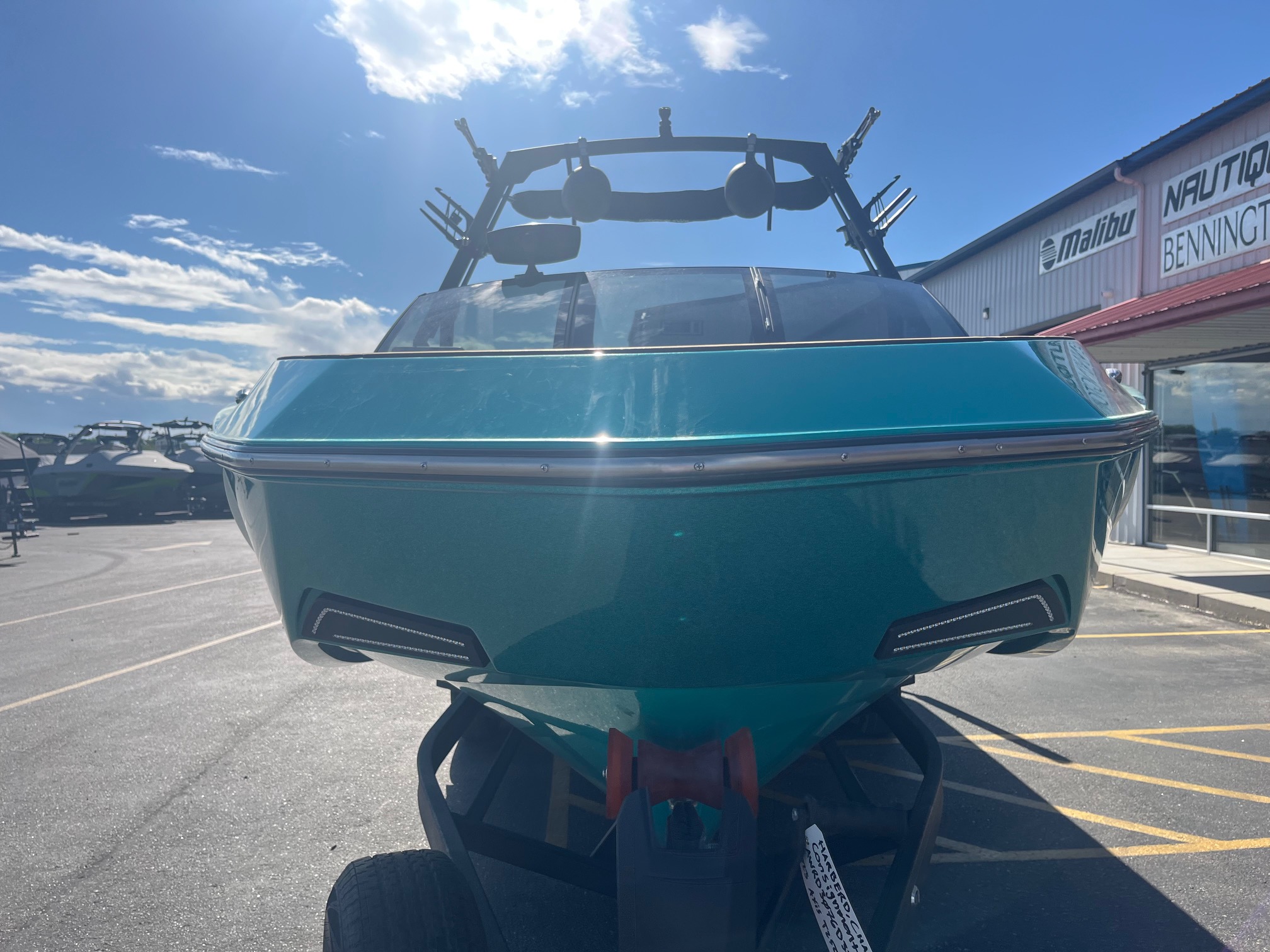 2023 Axis T250