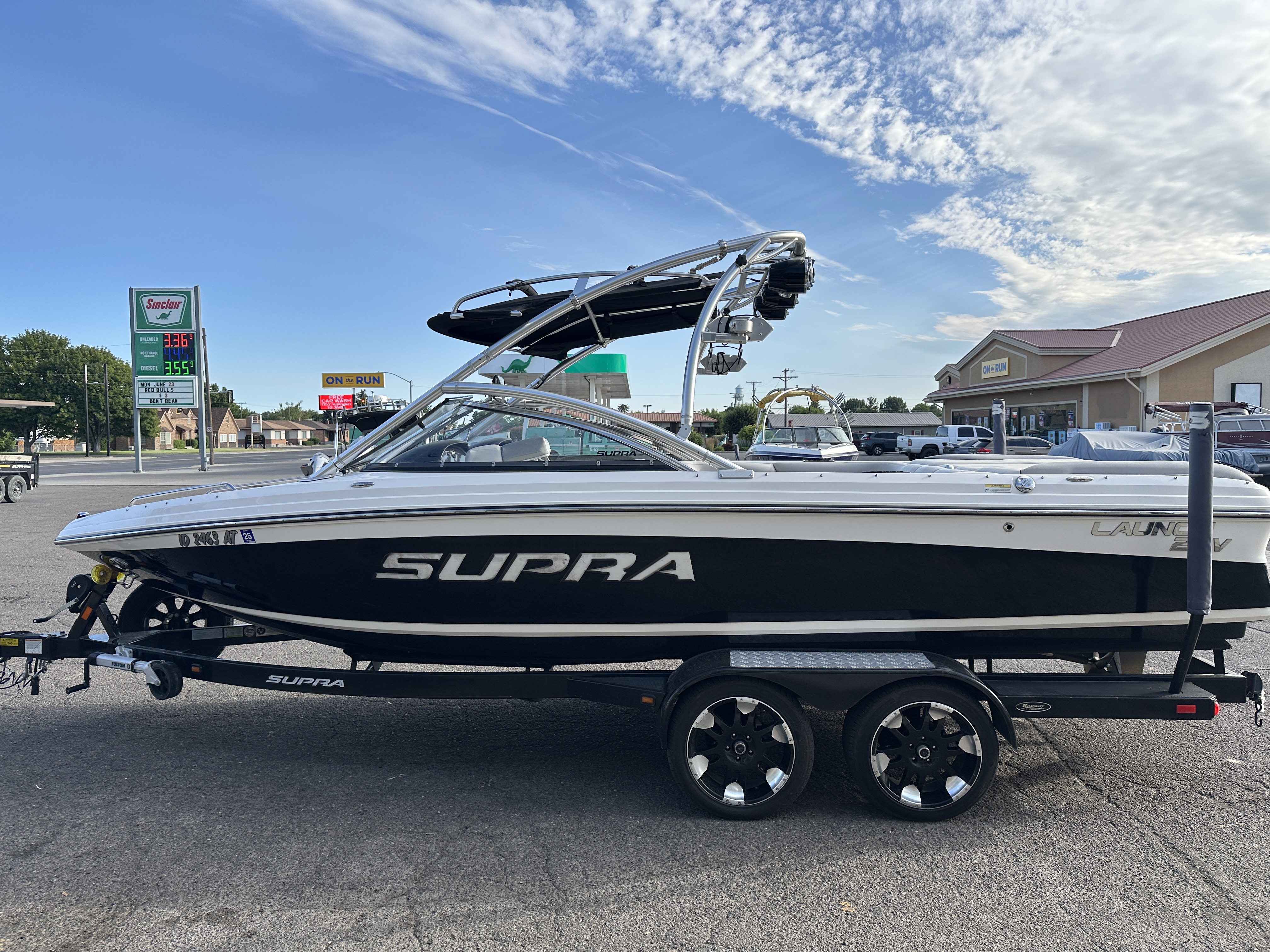 2010 Supra Boats Launch 22V