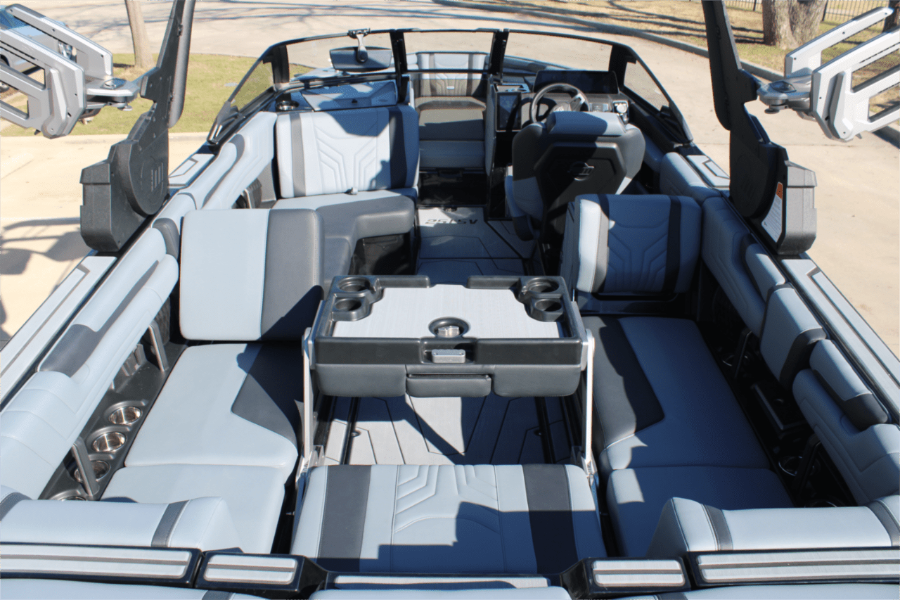 2025 Malibu 25 LSV