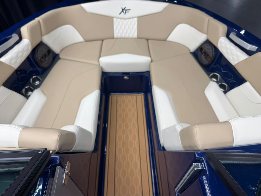 2025 MasterCraft XT24