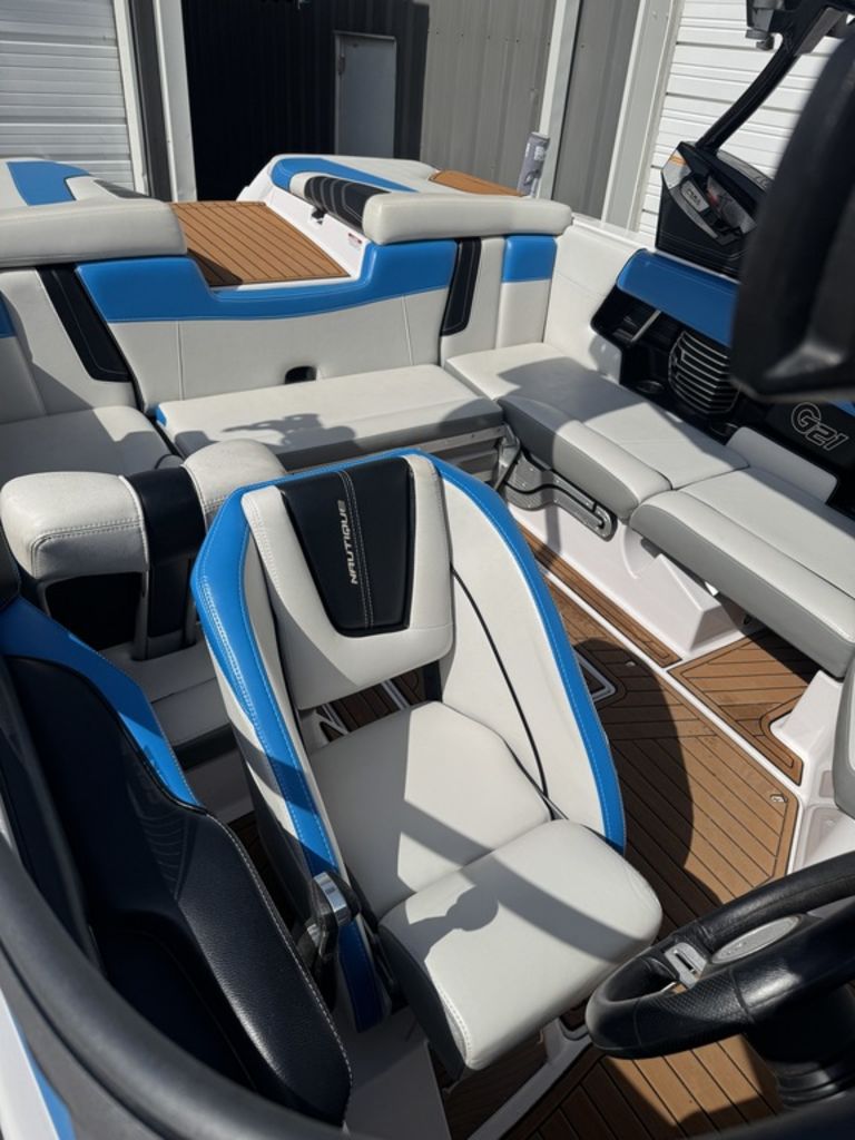 2015 Nautique G21