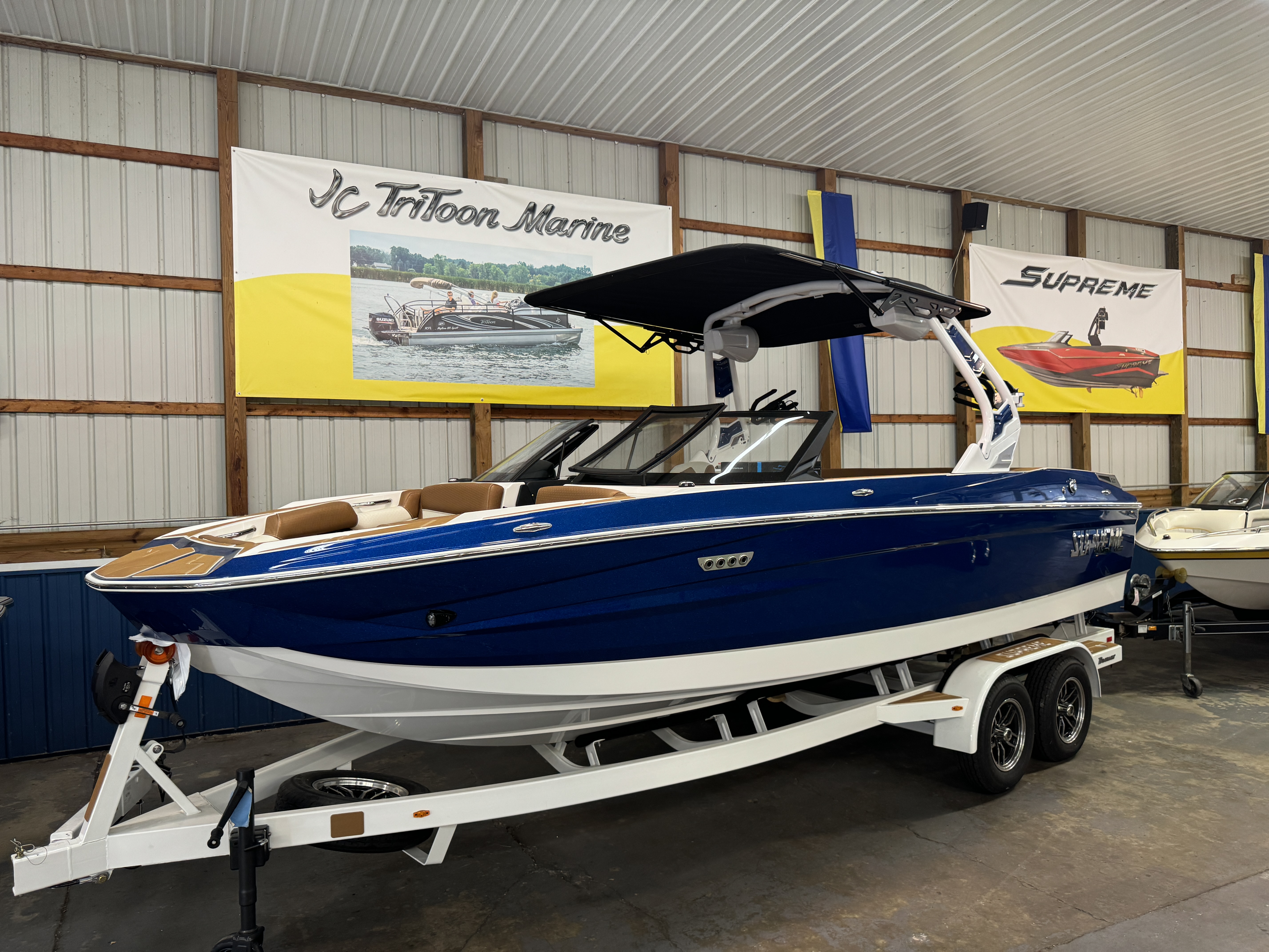 2024 Supreme S220 and trailer, loaded!