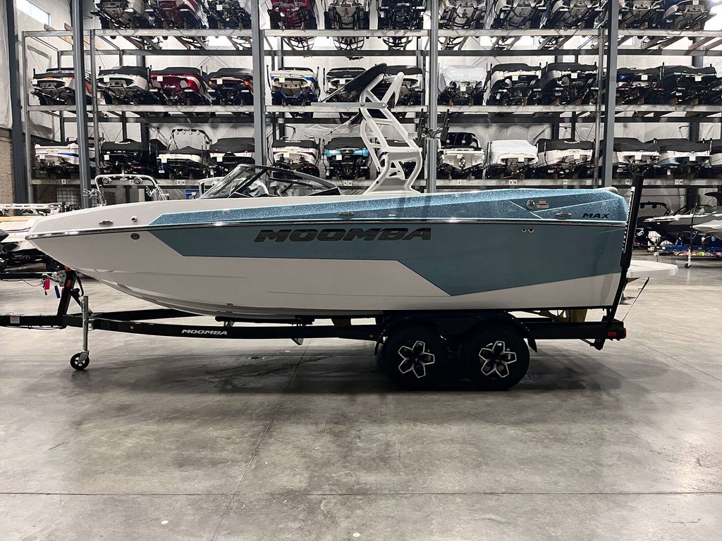 2025 MOOMBA Max