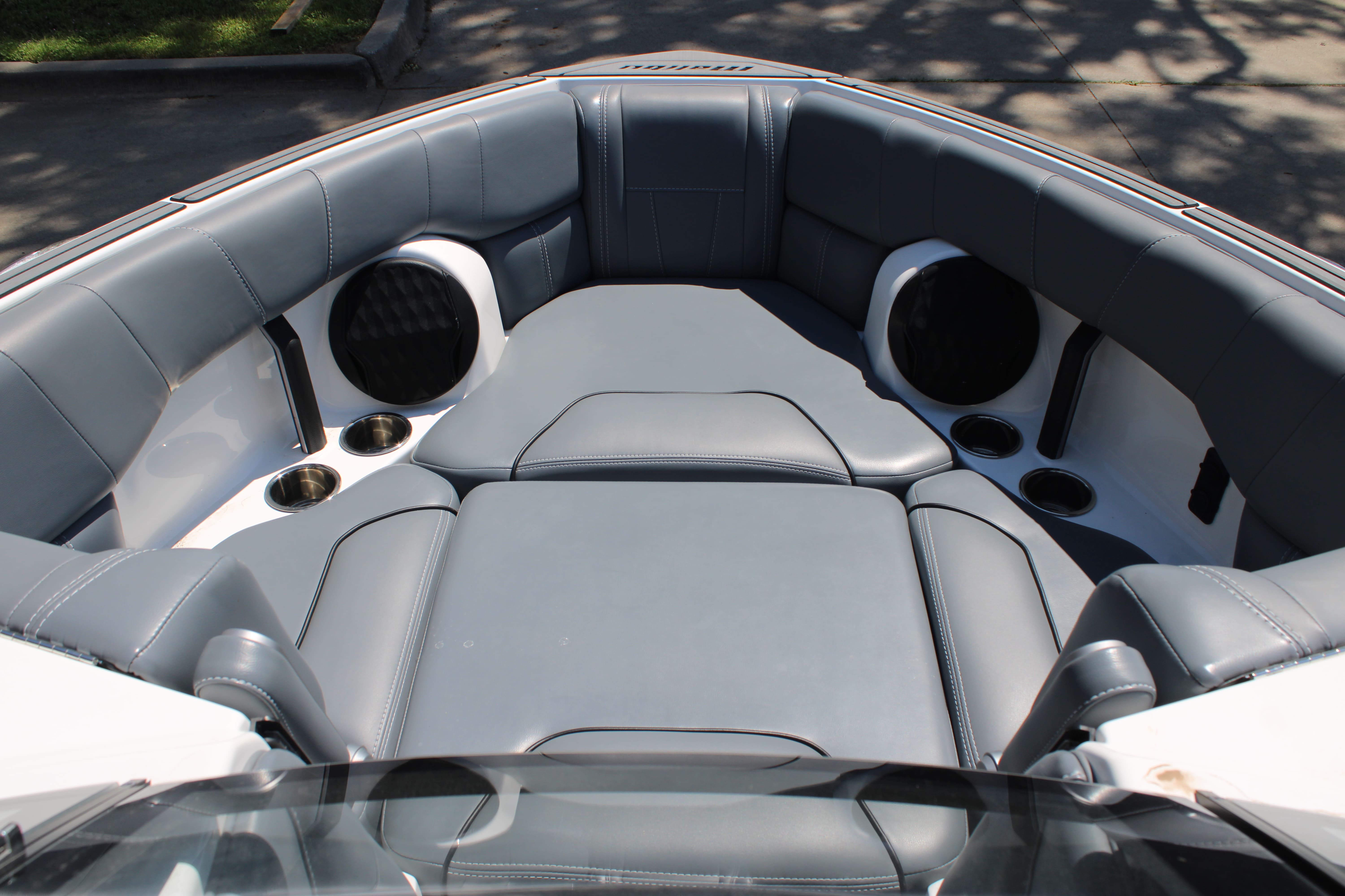 2022 Malibu 23 LSV