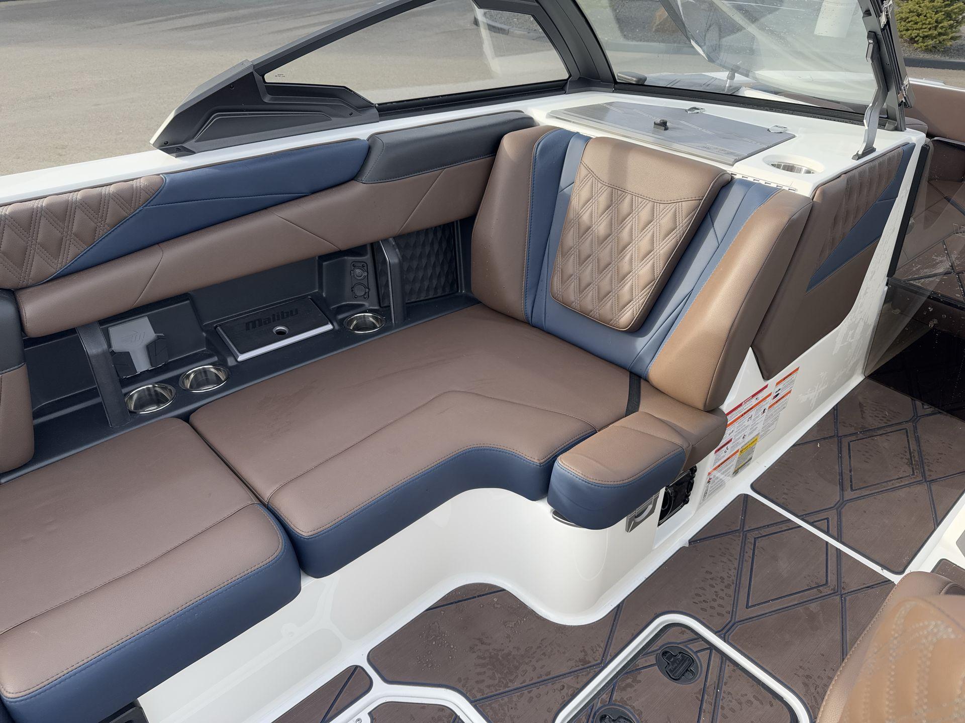 2025 Malibu M230