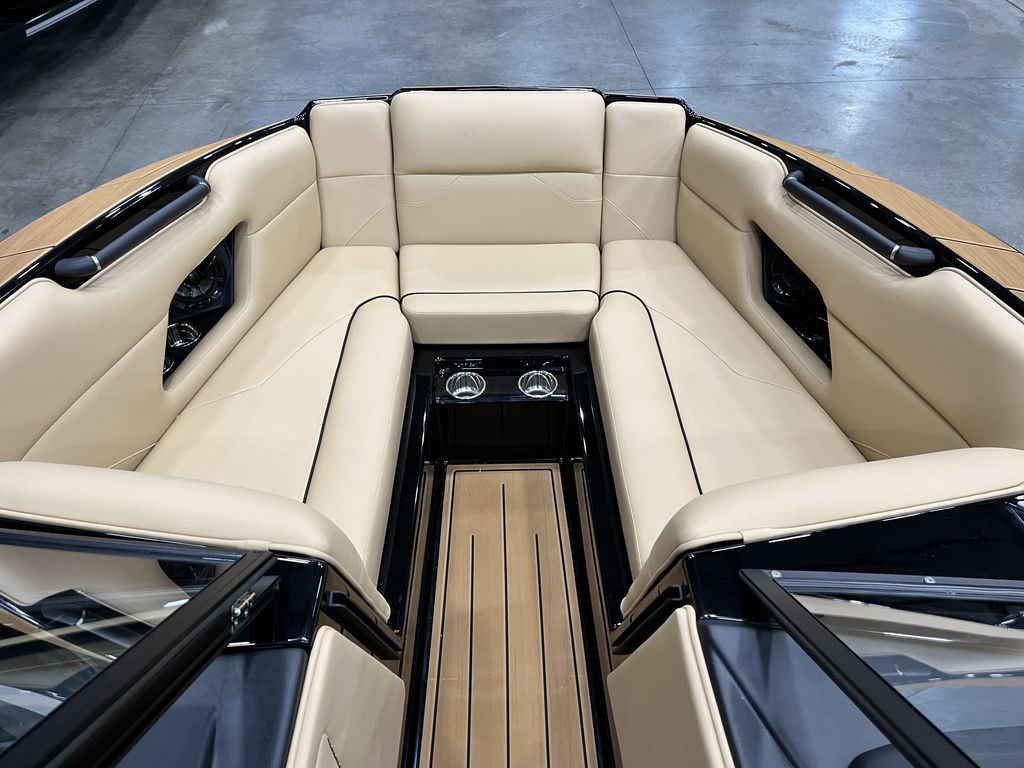 2024 MOOMBA Mojo