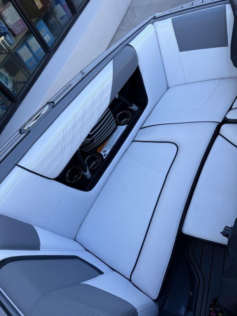 2019 Nautique G23