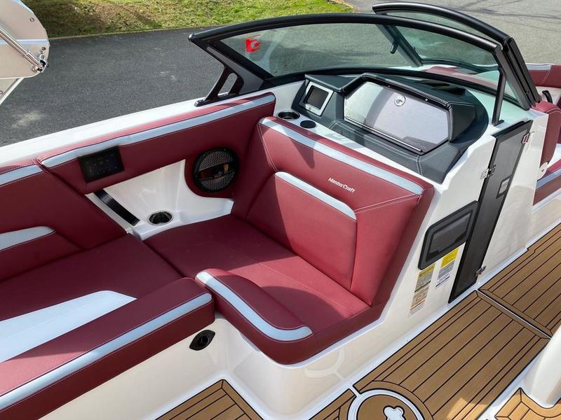 New 2023 MasterCraft XStar S
