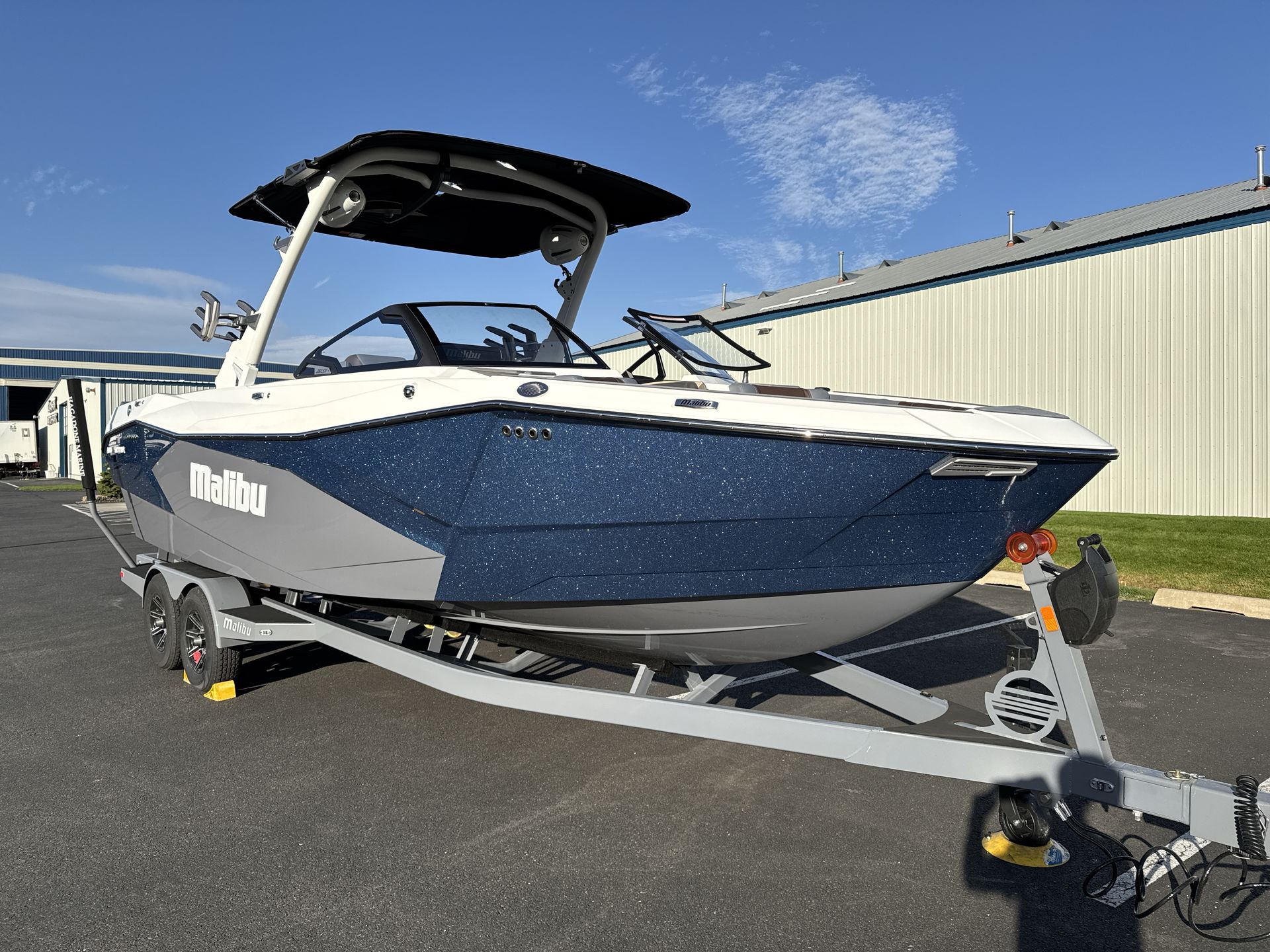 2025 Malibu 26LSV