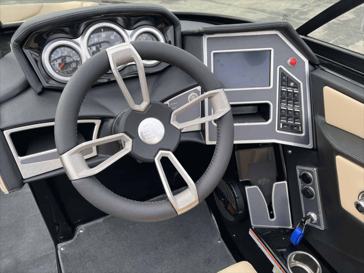 2023 MasterCraft XT-24 | 209097