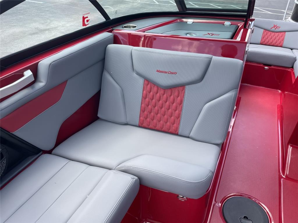 2023 MasterCraft XT20