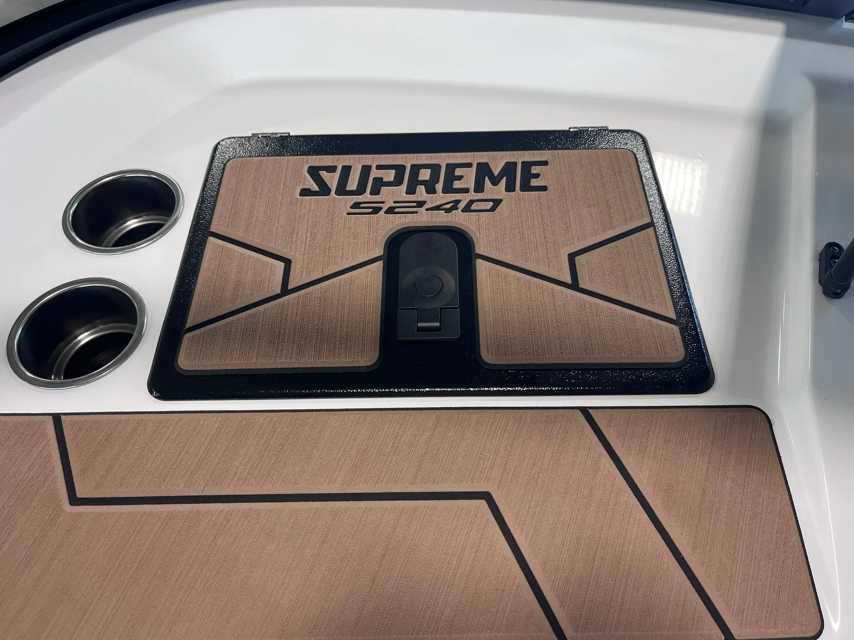 2025 Supreme S240