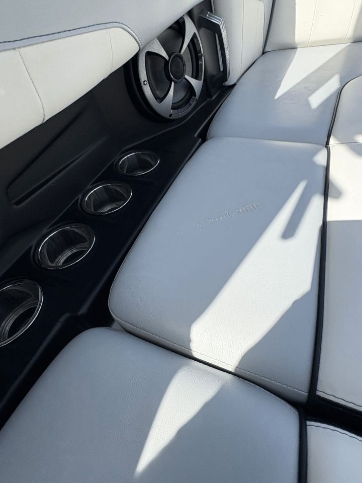 2020 Malibu 23 LSV