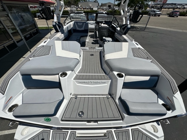 2021 Nautique G23