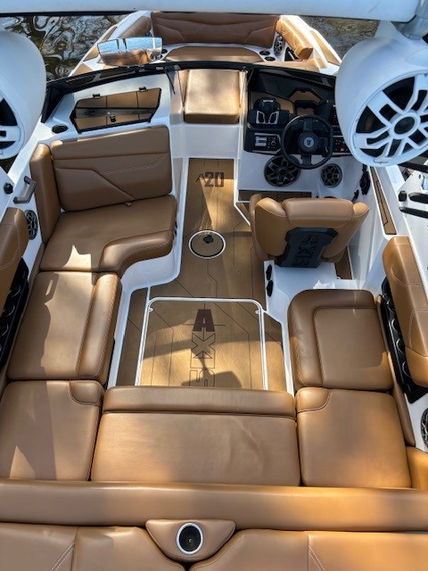 2022 Axis A20 – Extremely low hours, clean!
