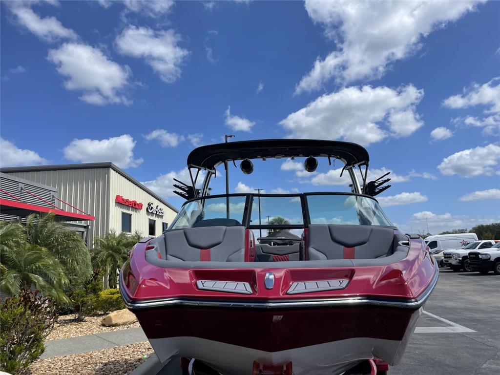 2023 MasterCraft XT20