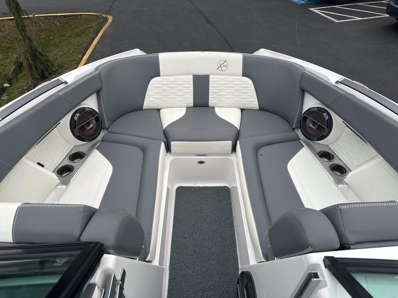 2020 MasterCraft X24