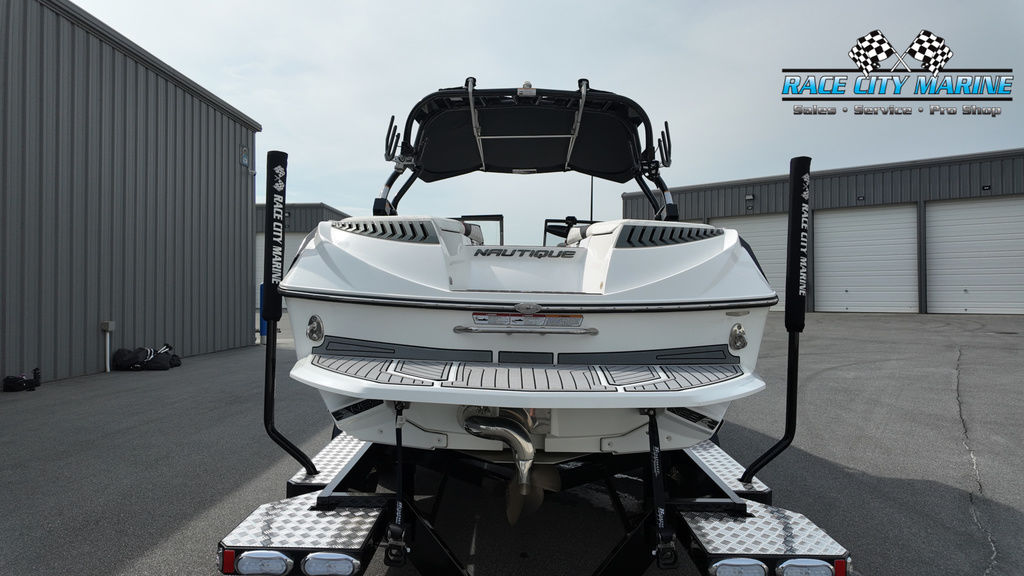 2016 Nautique G21