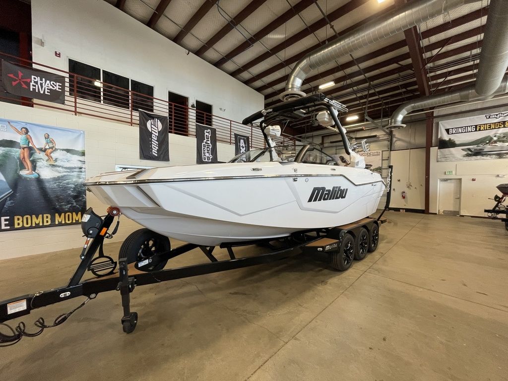 2025 Malibu Boats M230