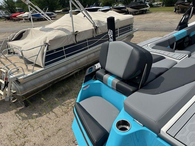 2024 MasterCraft XT-23 | 209103
