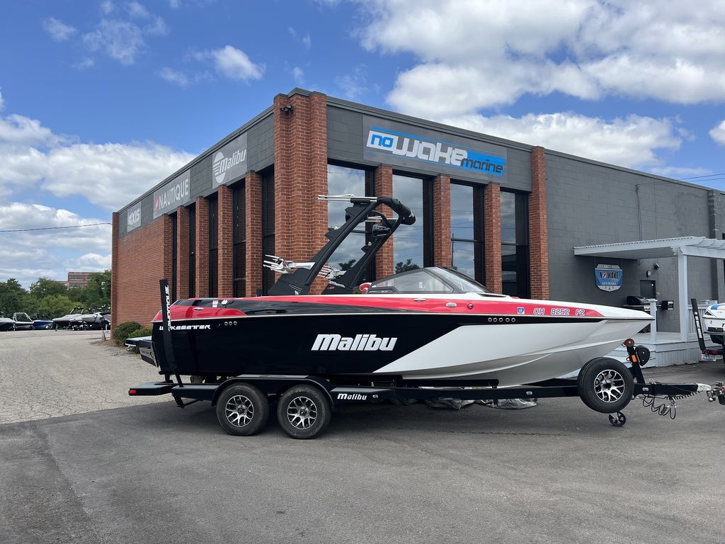 2021 Malibu Boats 22 LSV