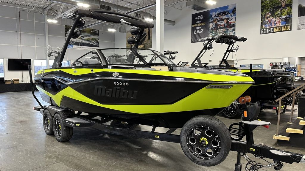 2024 Malibu Boats 22 LSV