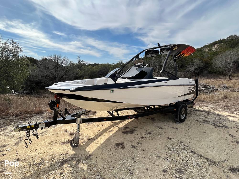 boat.Title