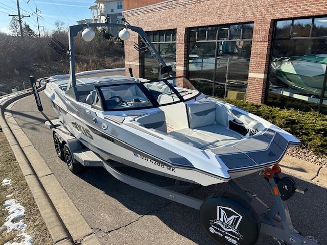 2023 Axis A20