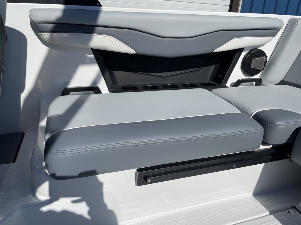 2024 Axis Wake Research T220-R