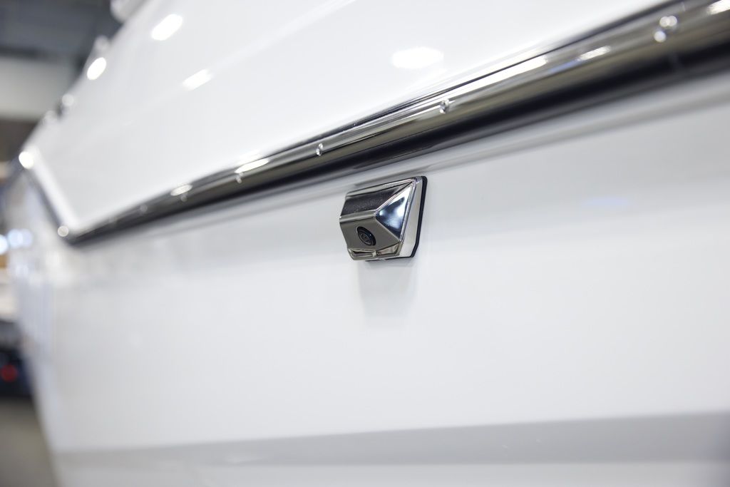 2025 Malibu Boats M242