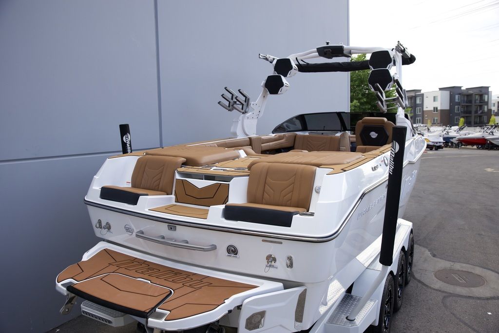 2025 Malibu Boats 25 LSV
