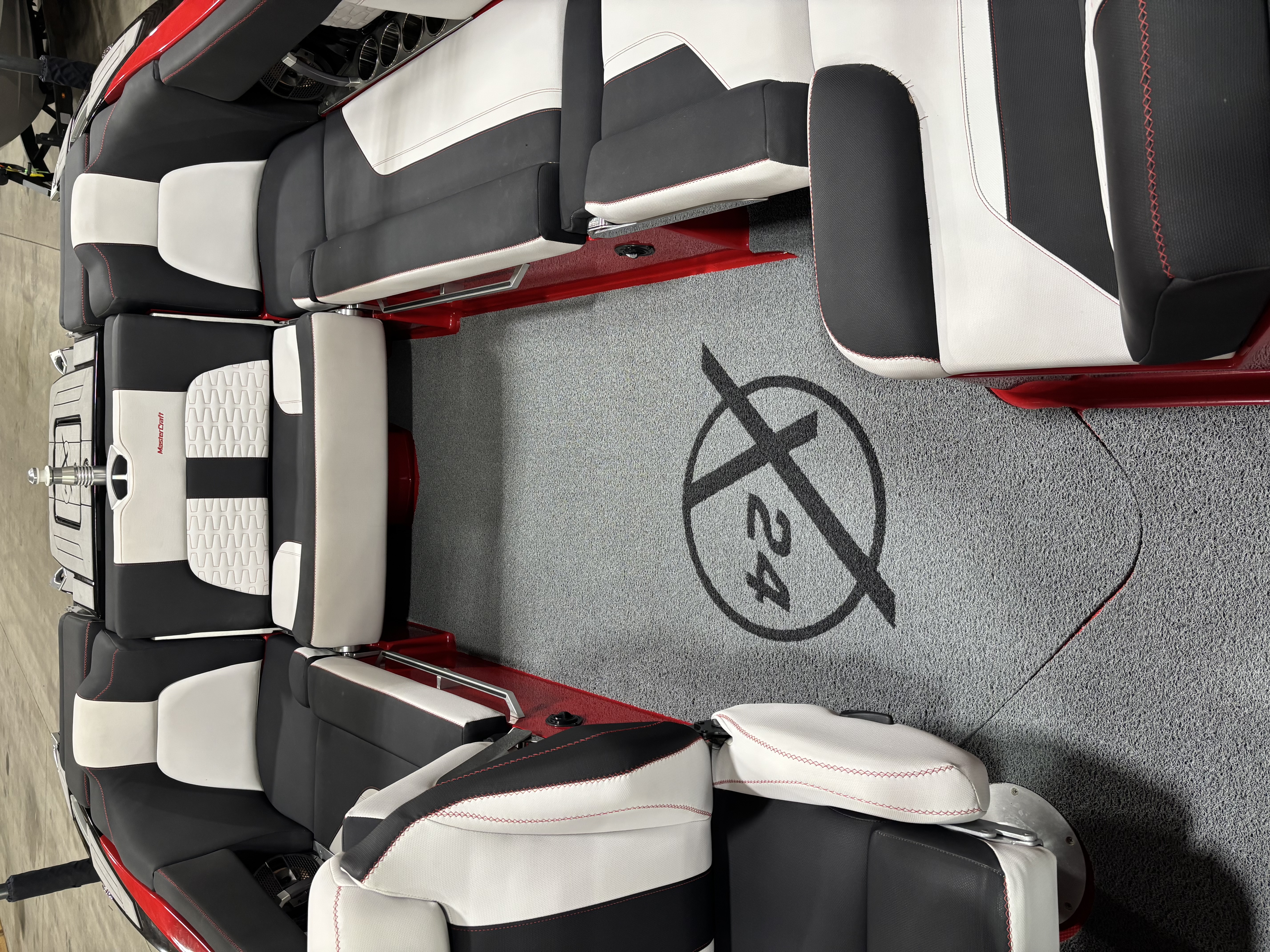 2019 MasterCraft X24